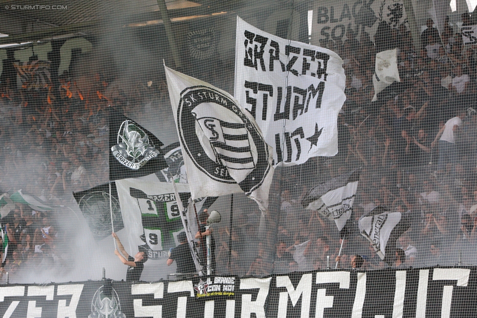 Sturm Graz - Rapid Wien
Oesterreichische Fussball Bundesliga, 5. Runde, SK Sturm Graz - SK Rapid Wien, Stadion Liebenau Graz, 16.08.2015. 

Foto zeigt Fans von Sturm
