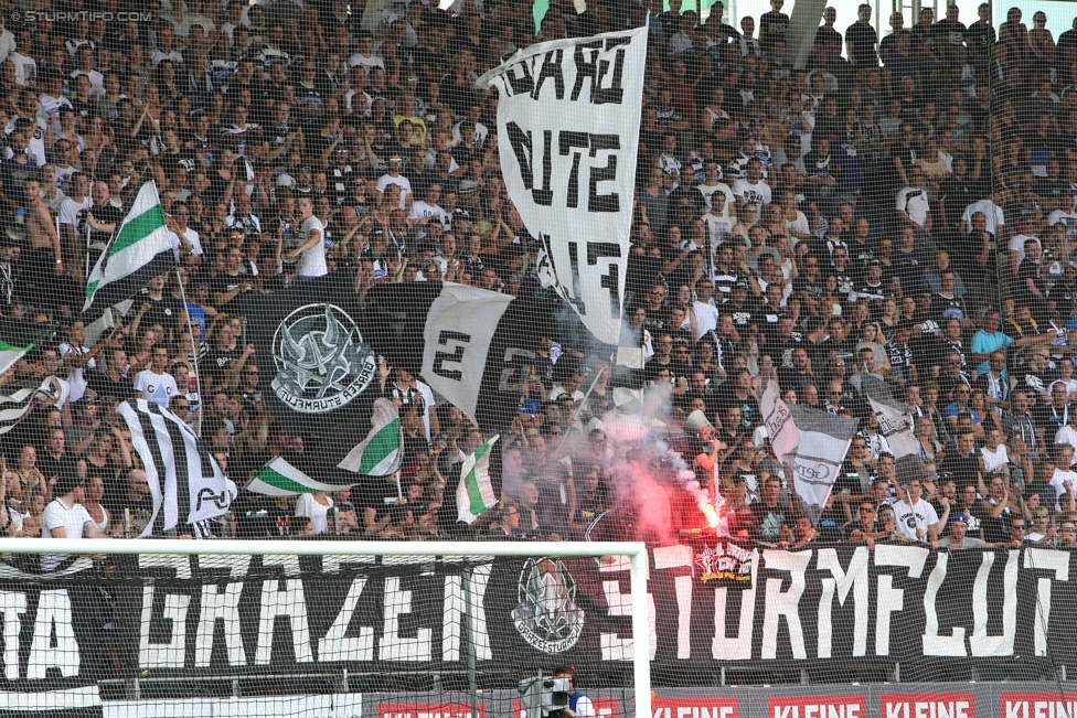 Sturm Graz - Rapid Wien
Oesterreichische Fussball Bundesliga, 5. Runde, SK Sturm Graz - SK Rapid Wien, Stadion Liebenau Graz, 16.08.2015. 

Foto zeigt Fans von Sturm
