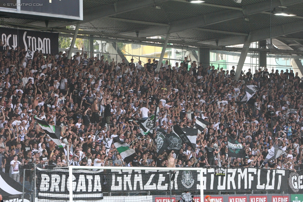 Sturm Graz - Rapid Wien
Oesterreichische Fussball Bundesliga, 5. Runde, SK Sturm Graz - SK Rapid Wien, Stadion Liebenau Graz, 16.08.2015. 

Foto zeigt Fans von Sturm
