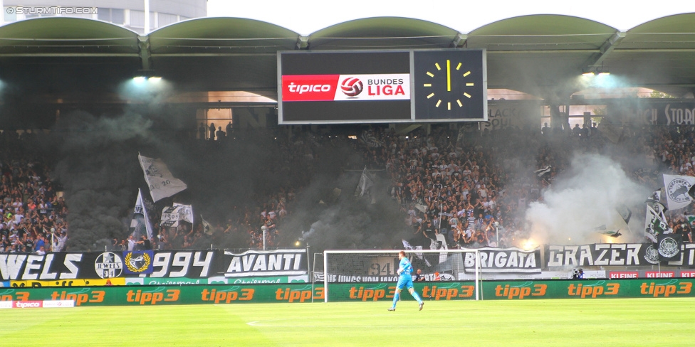 Sturm Graz - Rapid Wien
Oesterreichische Fussball Bundesliga, 5. Runde, SK Sturm Graz - SK Rapid Wien, Stadion Liebenau Graz, 16.08.2015. 

Foto zeigt Fans von Sturm
