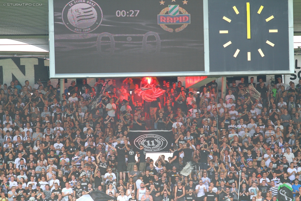 Sturm Graz - Rapid Wien
Oesterreichische Fussball Bundesliga, 5. Runde, SK Sturm Graz - SK Rapid Wien, Stadion Liebenau Graz, 16.08.2015. 

Foto zeigt Fans von Sturm
