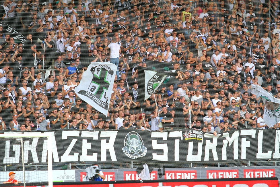 Sturm Graz - Rapid Wien
Oesterreichische Fussball Bundesliga, 5. Runde, SK Sturm Graz - SK Rapid Wien, Stadion Liebenau Graz, 16.08.2015. 

Foto zeigt Fans von Sturm
