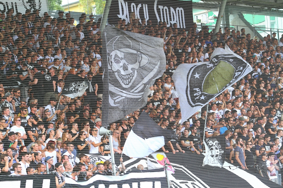 Sturm Graz - Rapid Wien
Oesterreichische Fussball Bundesliga, 5. Runde, SK Sturm Graz - SK Rapid Wien, Stadion Liebenau Graz, 16.08.2015. 

Foto zeigt Fans von Sturm
