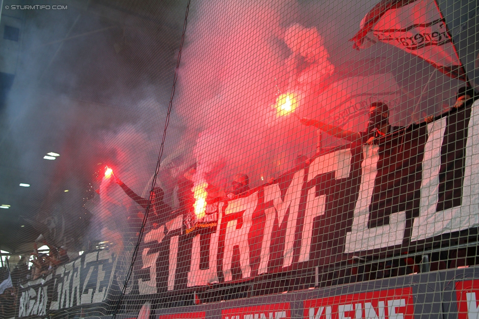 Sturm Graz - Rapid Wien
Oesterreichische Fussball Bundesliga, 5. Runde, SK Sturm Graz - SK Rapid Wien, Stadion Liebenau Graz, 16.08.2015. 

Foto zeigt Fans von Sturm
