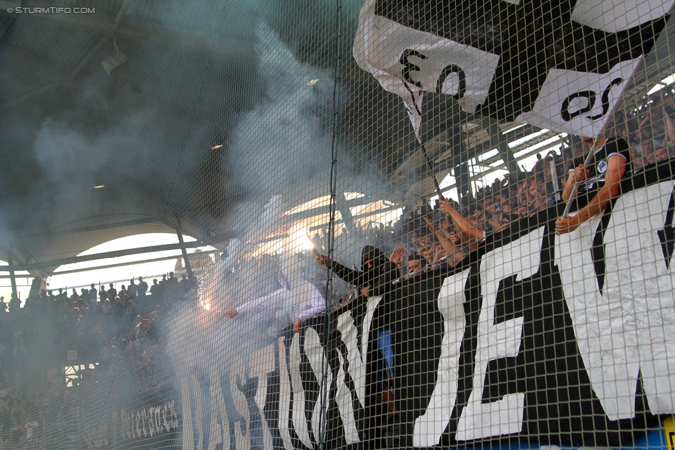 Sturm Graz - Rapid Wien
Oesterreichische Fussball Bundesliga, 5. Runde, SK Sturm Graz - SK Rapid Wien, Stadion Liebenau Graz, 16.08.2015. 

Foto zeigt Fans von Sturm
