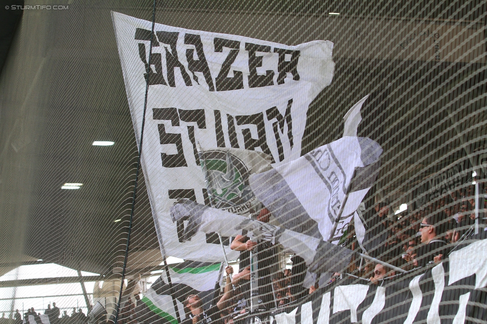 Sturm Graz - Rapid Wien
Oesterreichische Fussball Bundesliga, 5. Runde, SK Sturm Graz - SK Rapid Wien, Stadion Liebenau Graz, 16.08.2015. 

Foto zeigt Fans von Sturm
