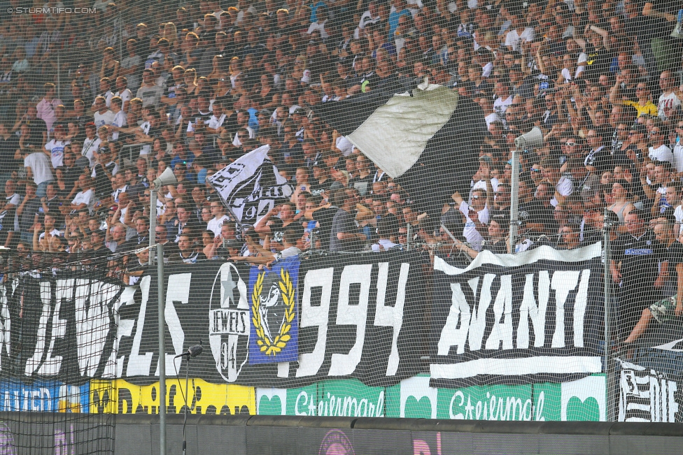 Sturm Graz - Rapid Wien
Oesterreichische Fussball Bundesliga, 5. Runde, SK Sturm Graz - SK Rapid Wien, Stadion Liebenau Graz, 16.08.2015. 

Foto zeigt Fans von Sturm
