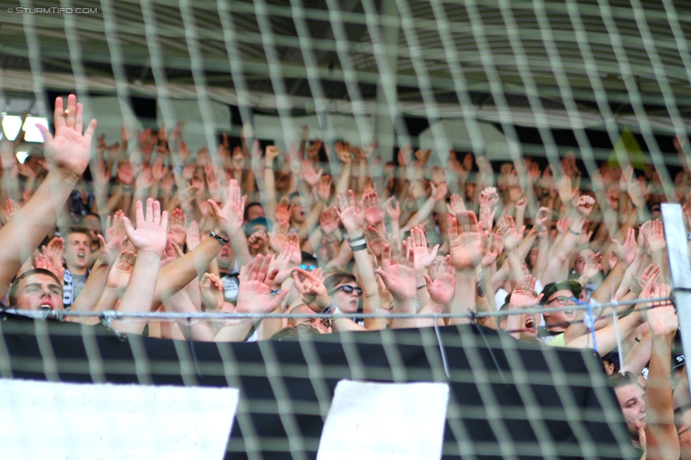 Sturm Graz - Rapid Wien
Oesterreichische Fussball Bundesliga, 5. Runde, SK Sturm Graz - SK Rapid Wien, Stadion Liebenau Graz, 16.08.2015. 

Foto zeigt Fans von Sturm
