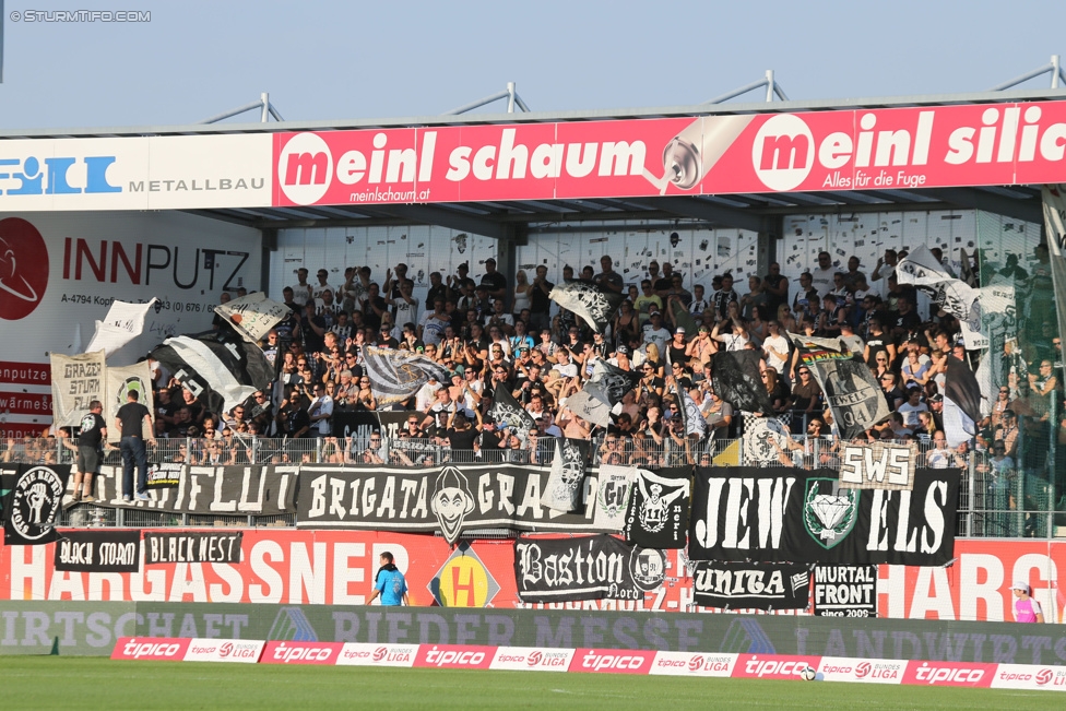 Ried - Sturm Graz
Oesterreichische Fussball Bundesliga, 6. Runde, SV Ried - SK Sturm Graz, Arena Ried, 22.08.2015. 

Foto zeigt Fans von Sturm
