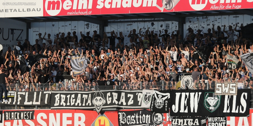 Ried - Sturm Graz
Oesterreichische Fussball Bundesliga, 6. Runde, SV Ried - SK Sturm Graz, Arena Ried, 22.08.2015. 

Foto zeigt Fans von Sturm
