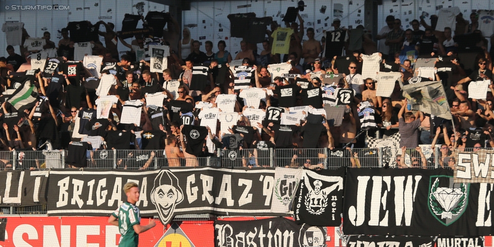 Ried - Sturm Graz
Oesterreichische Fussball Bundesliga, 6. Runde, SV Ried - SK Sturm Graz, Arena Ried, 22.08.2015. 

Foto zeigt Fans von Sturm
