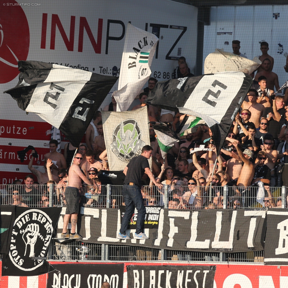 Ried - Sturm Graz
Oesterreichische Fussball Bundesliga, 6. Runde, SV Ried - SK Sturm Graz, Arena Ried, 22.08.2015. 

Foto zeigt Fans von Sturm
