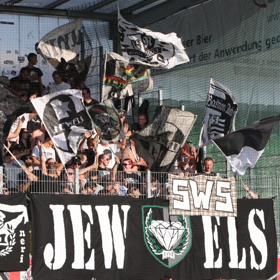 Ried - Sturm Graz
Oesterreichische Fussball Bundesliga, 6. Runde, SV Ried - SK Sturm Graz, Arena Ried, 22.08.2015. 

Foto zeigt Fans von Sturm
