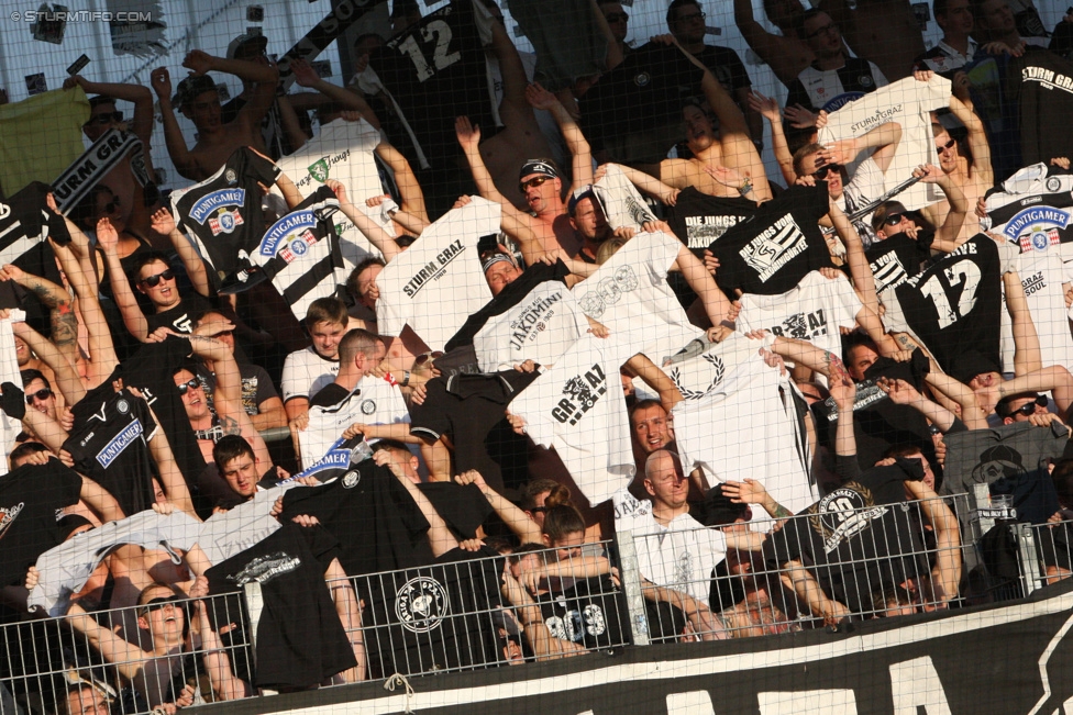 Ried - Sturm Graz
Oesterreichische Fussball Bundesliga, 6. Runde, SV Ried - SK Sturm Graz, Arena Ried, 22.08.2015. 

Foto zeigt Fans von Sturm
