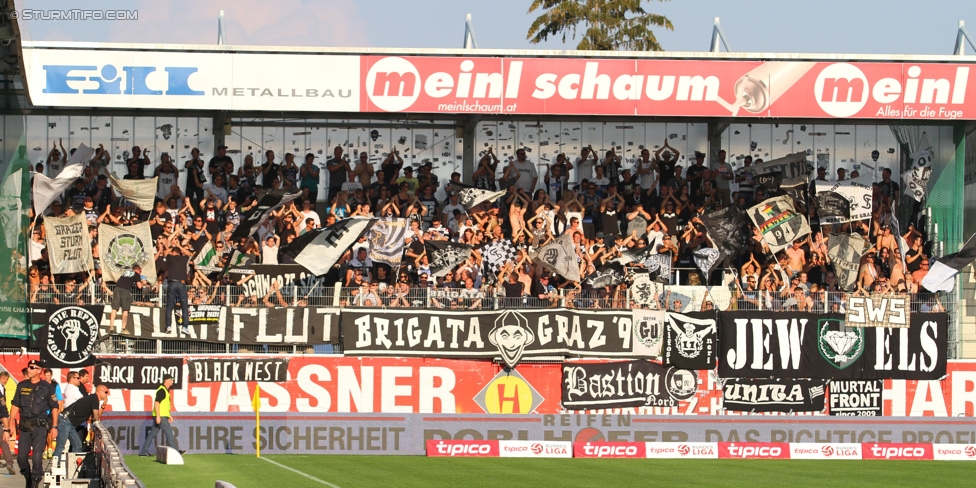 Ried - Sturm Graz
Oesterreichische Fussball Bundesliga, 6. Runde, SV Ried - SK Sturm Graz, Arena Ried, 22.08.2015. 

Foto zeigt Fans von Sturm
