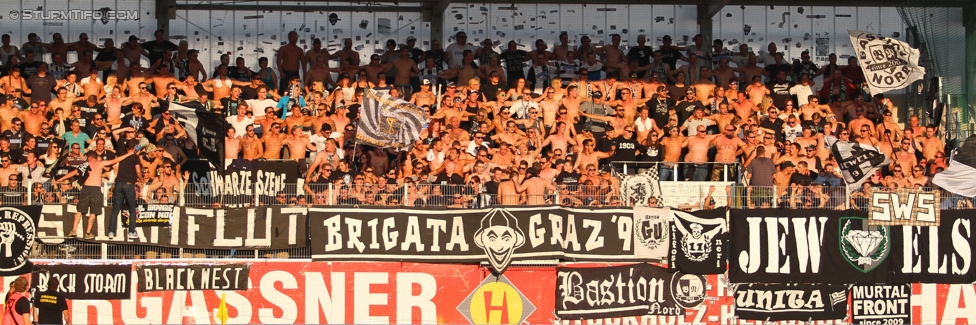 Ried - Sturm Graz
Oesterreichische Fussball Bundesliga, 6. Runde, SV Ried - SK Sturm Graz, Arena Ried, 22.08.2015. 

Foto zeigt Fans von Sturm
