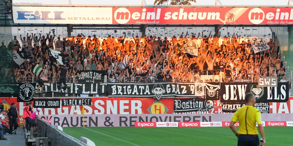 Ried - Sturm Graz
Oesterreichische Fussball Bundesliga, 6. Runde, SV Ried - SK Sturm Graz, Arena Ried, 22.08.2015. 

Foto zeigt Fans von Sturm
