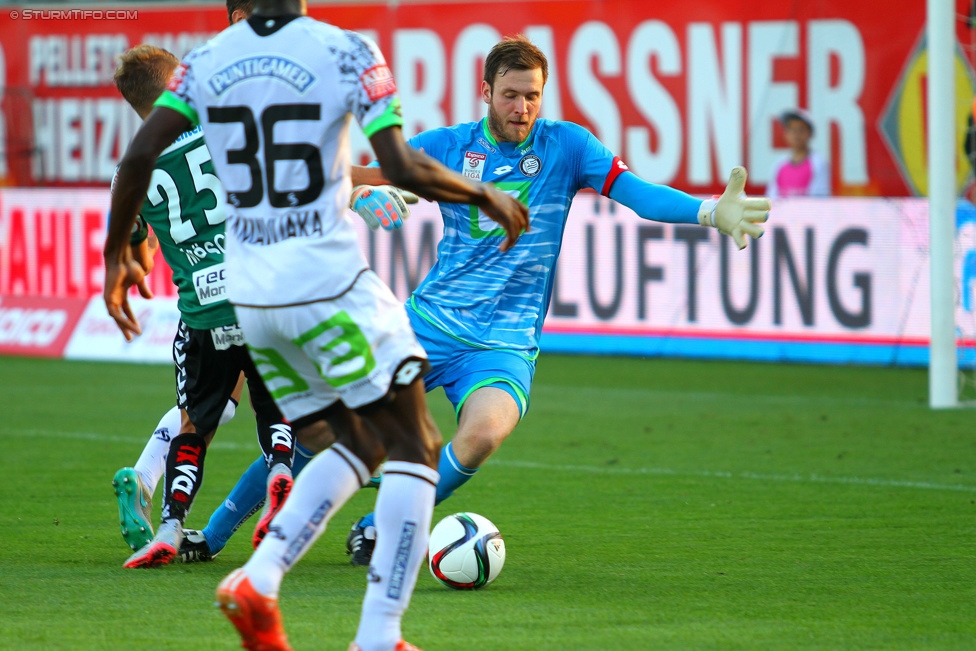 Ried - Sturm Graz
Oesterreichische Fussball Bundesliga, 6. Runde, SV Ried - SK Sturm Graz, Arena Ried, 22.08.2015. 

Foto zeigt Patrick Moeschl (Ried), Masakuba-Wilson Kamavuaka (Sturm) und Michael Esser (Sturm)
