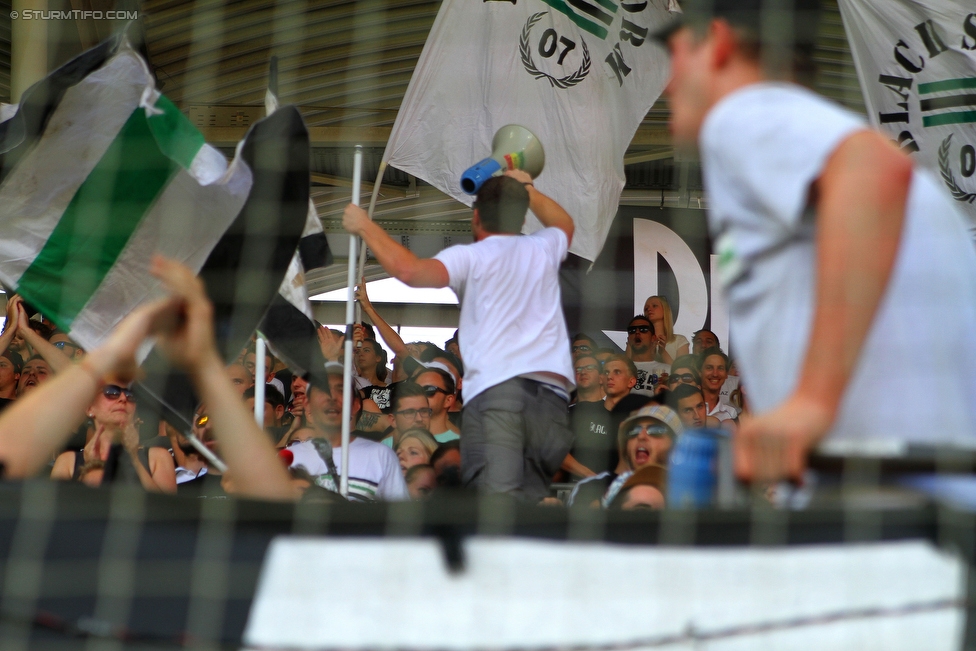 Sturm Graz - RB Salzburg
Oesterreichische Fussball Bundesliga, 7. Runde, SK Sturm Graz - FC RB Salzburg, Stadion Liebenau Graz, 30.08.2015. 

Foto zeigt Fans von Sturm
