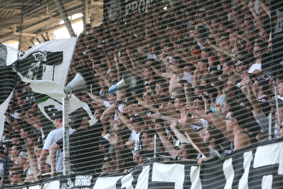 Sturm Graz - RB Salzburg
Oesterreichische Fussball Bundesliga, 7. Runde, SK Sturm Graz - FC RB Salzburg, Stadion Liebenau Graz, 30.08.2015. 

Foto zeigt Fans von Sturm
