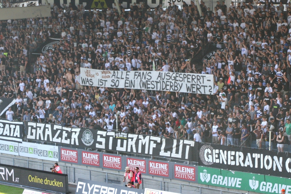 Sturm Graz - RB Salzburg
Oesterreichische Fussball Bundesliga, 7. Runde, SK Sturm Graz - FC RB Salzburg, Stadion Liebenau Graz, 30.08.2015. 

Foto zeigt Fans von Sturm mit einem Spruchband
Schlüsselwörter: protest