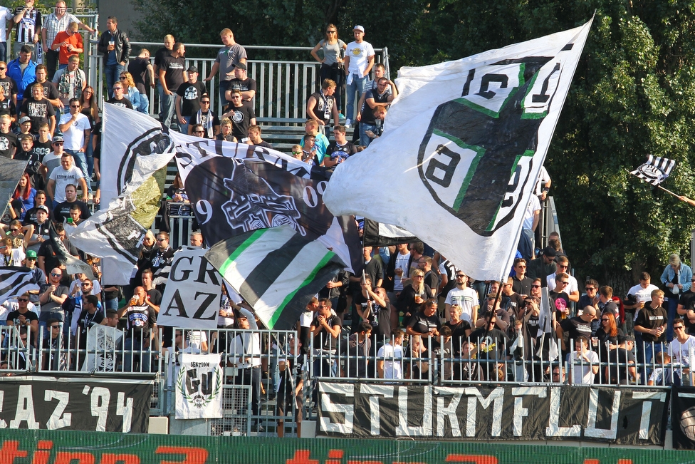 Mattersburg - Sturm Graz
Oesterreichische Fussball Bundesliga, 8. Runde, SV Mattersburg - SK Sturm Graz, Pappelstadion Mattersburg, 13.09.2015. 

Foto zeigt Fans von Sturm
