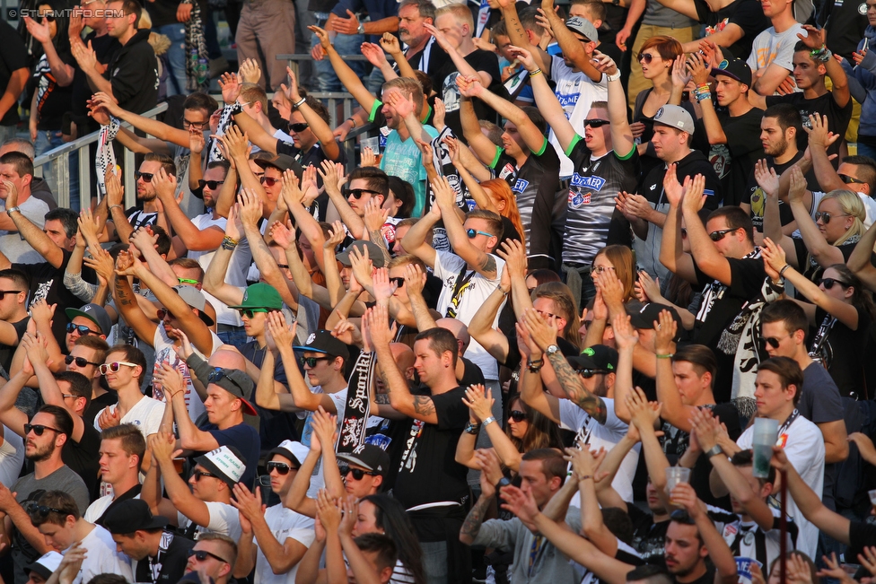 Mattersburg - Sturm Graz
Oesterreichische Fussball Bundesliga, 8. Runde, SV Mattersburg - SK Sturm Graz, Pappelstadion Mattersburg, 13.09.2015. 

Foto zeigt Fans von Sturm
