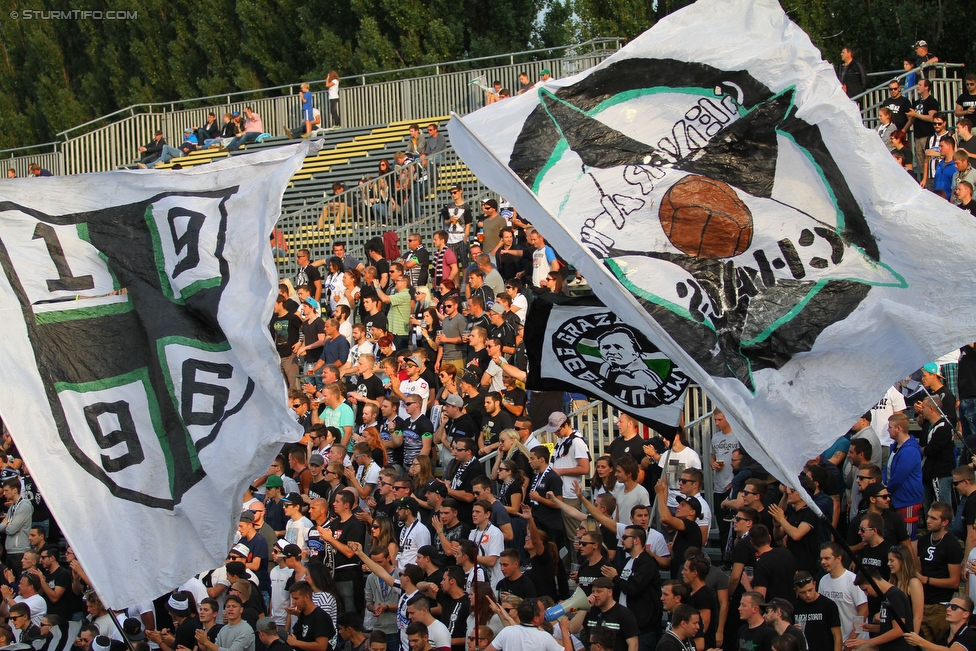 Mattersburg - Sturm Graz
Oesterreichische Fussball Bundesliga, 8. Runde, SV Mattersburg - SK Sturm Graz, Pappelstadion Mattersburg, 13.09.2015. 

Foto zeigt Fans von Sturm
