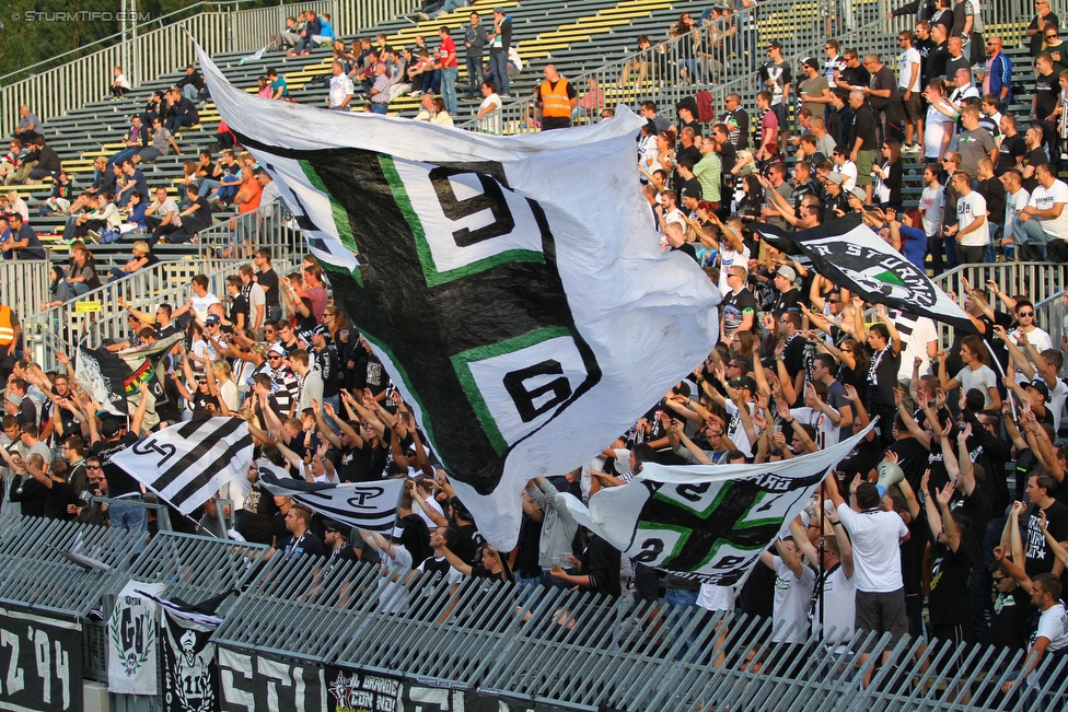 Mattersburg - Sturm Graz
Oesterreichische Fussball Bundesliga, 8. Runde, SV Mattersburg - SK Sturm Graz, Pappelstadion Mattersburg, 13.09.2015. 

Foto zeigt Fans von Sturm
