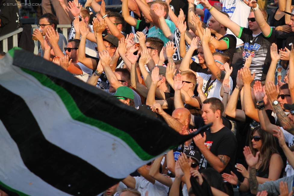 Mattersburg - Sturm Graz
Oesterreichische Fussball Bundesliga, 8. Runde, SV Mattersburg - SK Sturm Graz, Pappelstadion Mattersburg, 13.09.2015. 

Foto zeigt Fans von Sturm
