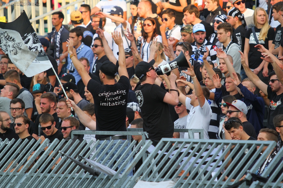 Mattersburg - Sturm Graz
Oesterreichische Fussball Bundesliga, 8. Runde, SV Mattersburg - SK Sturm Graz, Pappelstadion Mattersburg, 13.09.2015. 

Foto zeigt Fans von Sturm
