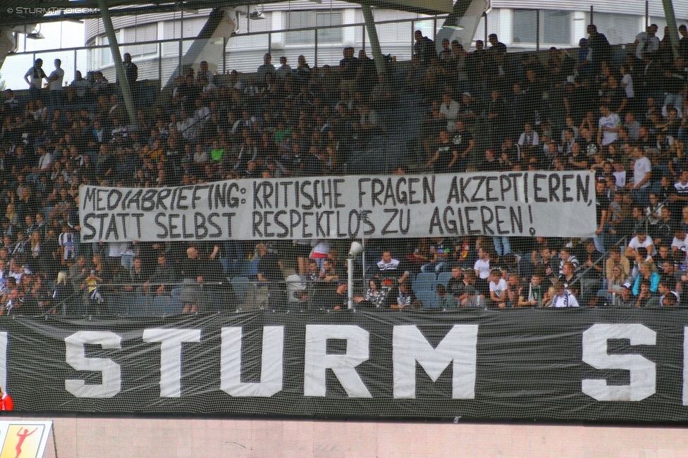 Sturm Graz - Austria Wien
Oesterreichische Fussball Bundesliga, 9. Runde, SK Sturm Graz - FK Austria Wien, Stadion Liebenau Graz, 19.09.2015. 

Foto zeigt Fans von Sturm mit einem Spruchband
Schlüsselwörter: protest