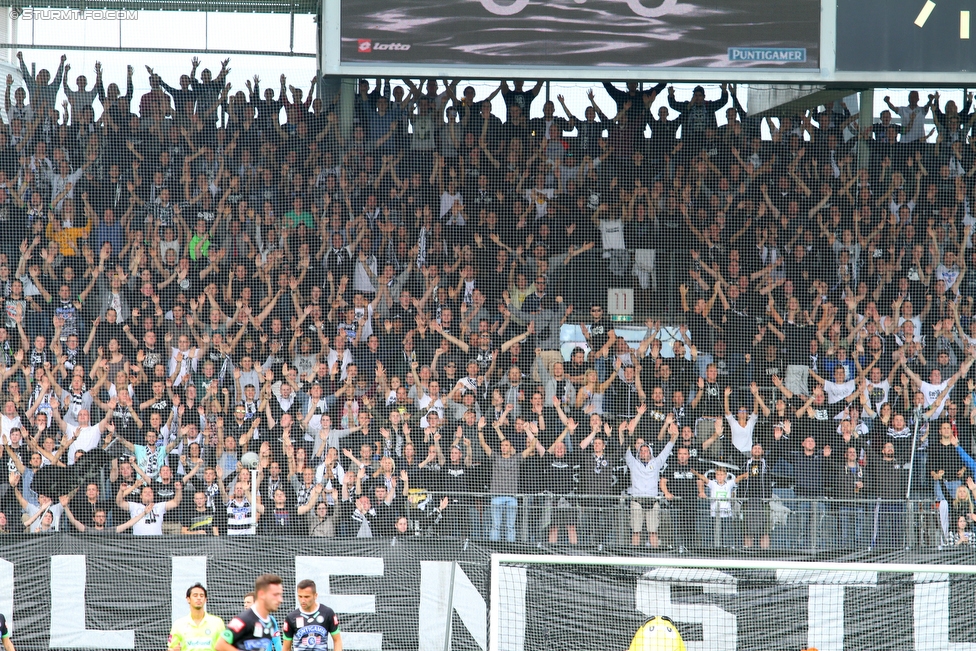 Sturm Graz - Austria Wien
Oesterreichische Fussball Bundesliga, 9. Runde, SK Sturm Graz - FK Austria Wien, Stadion Liebenau Graz, 19.09.2015. 

Foto zeigt Fans von Sturm
