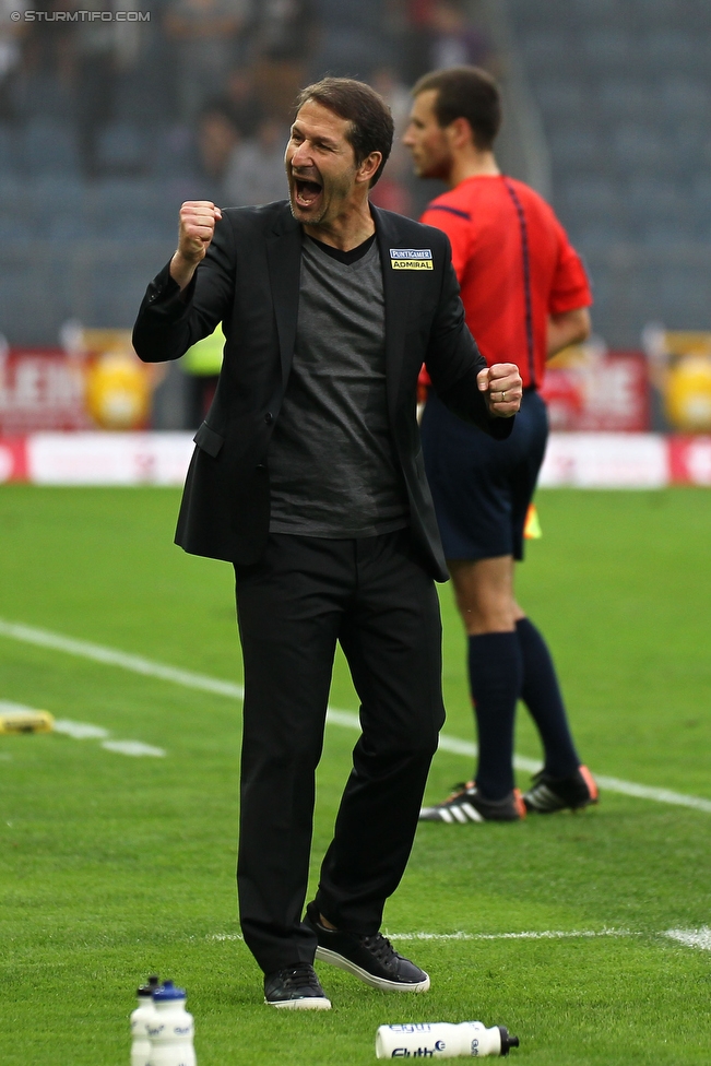 Sturm Graz - Austria Wien
Oesterreichische Fussball Bundesliga, 9. Runde, SK Sturm Graz - FK Austria Wien, Stadion Liebenau Graz, 19.09.2015. 

Foto zeigt Franco Foda (Cheftrainer Sturm)
Schlüsselwörter: jubel