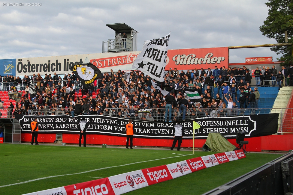 Admira Wacker - Sturm Graz
Oesterreichische Fussball Bundesliga, 10. Runde, FC Admira Wacker Moedling - SK Sturm Graz, Stadion Suedstadt Maria Enzersdorf, 27.09.2015. 

Foto zeigt Fans von Sturm
