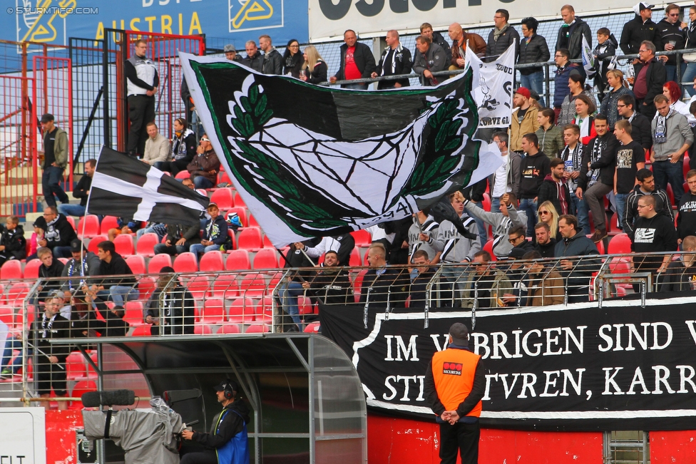 Admira Wacker - Sturm Graz
Oesterreichische Fussball Bundesliga, 10. Runde, FC Admira Wacker Moedling - SK Sturm Graz, Stadion Suedstadt Maria Enzersdorf, 27.09.2015. 

Foto zeigt Fans von Sturm
