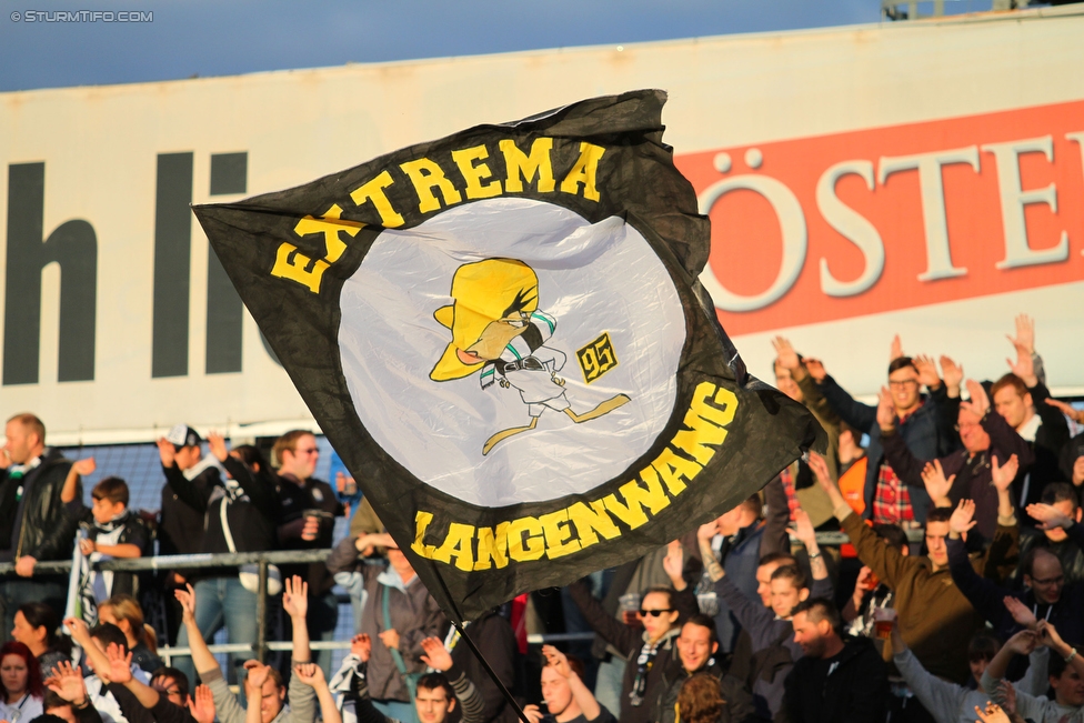 Admira Wacker - Sturm Graz
Oesterreichische Fussball Bundesliga, 10. Runde, FC Admira Wacker Moedling - SK Sturm Graz, Stadion Suedstadt Maria Enzersdorf, 27.09.2015. 

Foto zeigt Fans von Sturm
