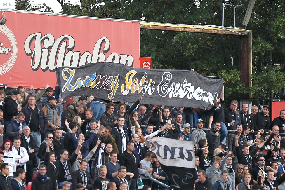 Admira Wacker - Sturm Graz
Oesterreichische Fussball Bundesliga, 10. Runde, FC Admira Wacker Moedling - SK Sturm Graz, Stadion Suedstadt Maria Enzersdorf, 27.09.2015. 

Foto zeigt Fans von Sturm
