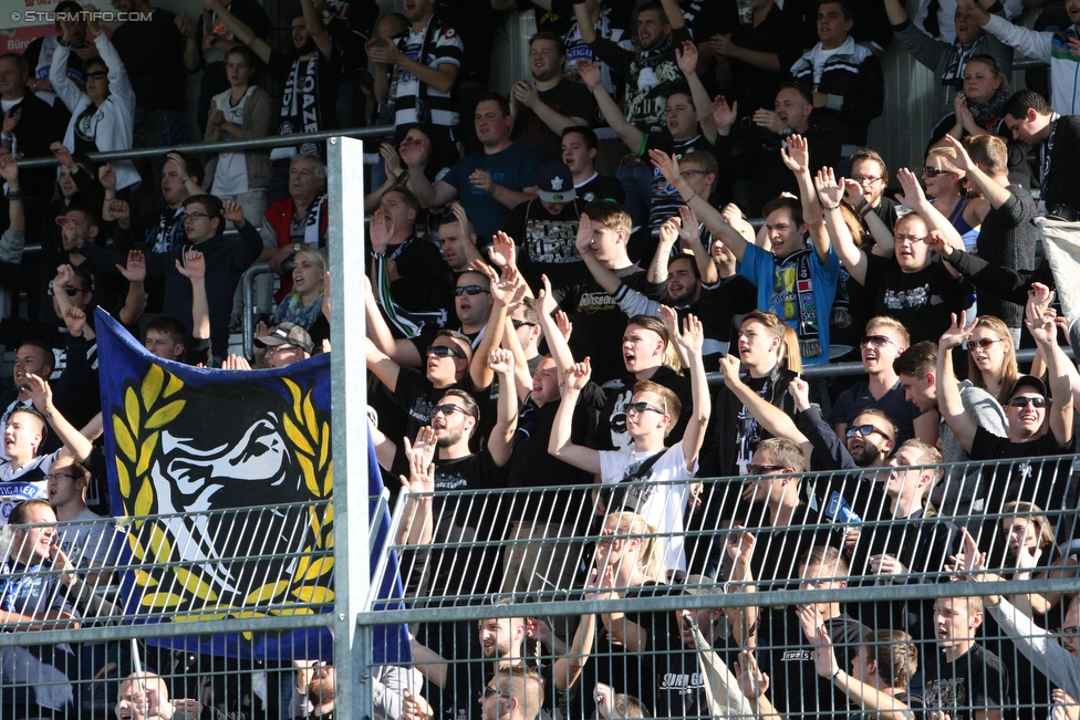 Groedig - Sturm Graz
Oesterreichische Fussball Bundesliga, 11. Runde, SV Groedig - SK Sturm Graz, Stadion Untersbergarena Groedig, 03.10.2015. 

Foto zeigt Fans von Sturm
