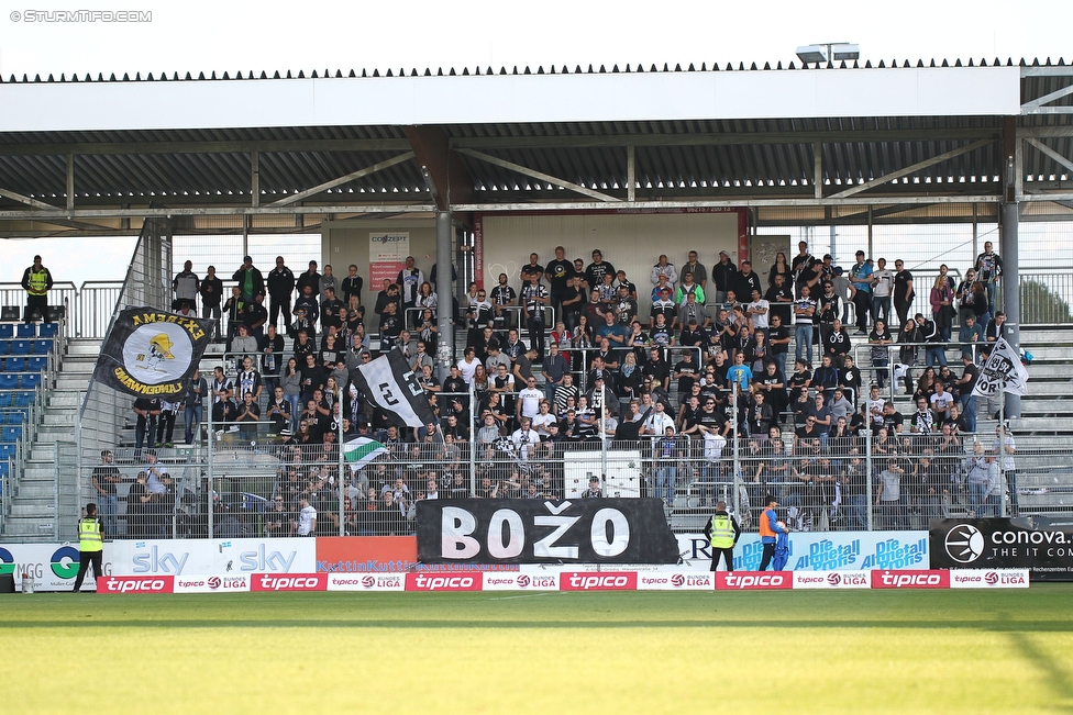 Groedig - Sturm Graz
Oesterreichische Fussball Bundesliga, 11. Runde, SV Groedig - SK Sturm Graz, Stadion Untersbergarena Groedig, 03.10.2015. 

Foto zeigt Fans von Sturm
