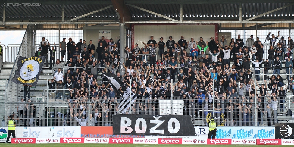 Groedig - Sturm Graz
Oesterreichische Fussball Bundesliga, 11. Runde, SV Groedig - SK Sturm Graz, Stadion Untersbergarena Groedig, 03.10.2015. 

Foto zeigt Fans von Sturm
