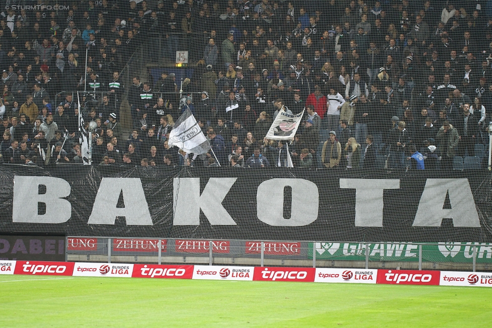 Sturm Graz - Altach
Oesterreichische Fussball Bundesliga, 12. Runde, SK Sturm Graz - SC Rheindorf Altach, Stadion Liebenau Graz, 17.10.2015. 

Foto zeigt Fans von Sturm mit einem Spruchband fuer Bozo Bakota (ehem. Spieler Sturm)
