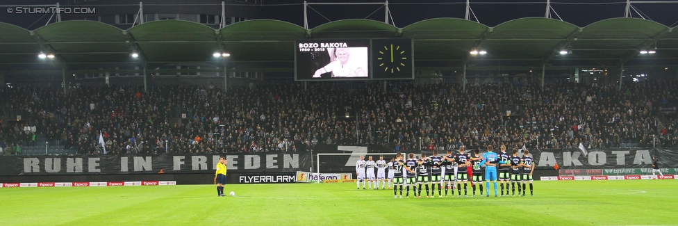 Sturm Graz - Altach
Oesterreichische Fussball Bundesliga, 12. Runde, SK Sturm Graz - SC Rheindorf Altach, Stadion Liebenau Graz, 17.10.2015. 

Foto zeigt Fans von Sturm mit einem Spruchband fuer Bozo Bakota (ehem. Spieler Sturm)
