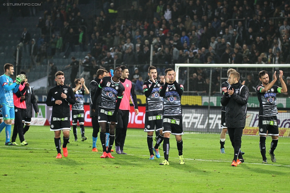 Sturm Graz - Altach
Oesterreichische Fussball Bundesliga, 12. Runde, SK Sturm Graz - SC Rheindorf Altach, Stadion Liebenau Graz, 17.10.2015. 

Foto zeigt die Mannschaft von Sturm
Schlüsselwörter: jubel