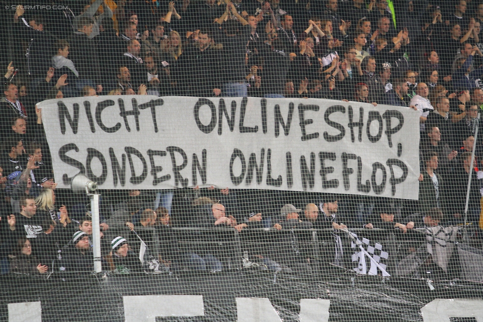 Sturm Graz - Wolfsberg
Oesterreichische Fussball Bundesliga, 13. Runde, SK Sturm Graz - Wolfsburger AC, Stadion Liebenau Graz, 24.10.2015. 

Foto zeigt Fans von Sturm mit einem Spruchband
Schlüsselwörter: protest