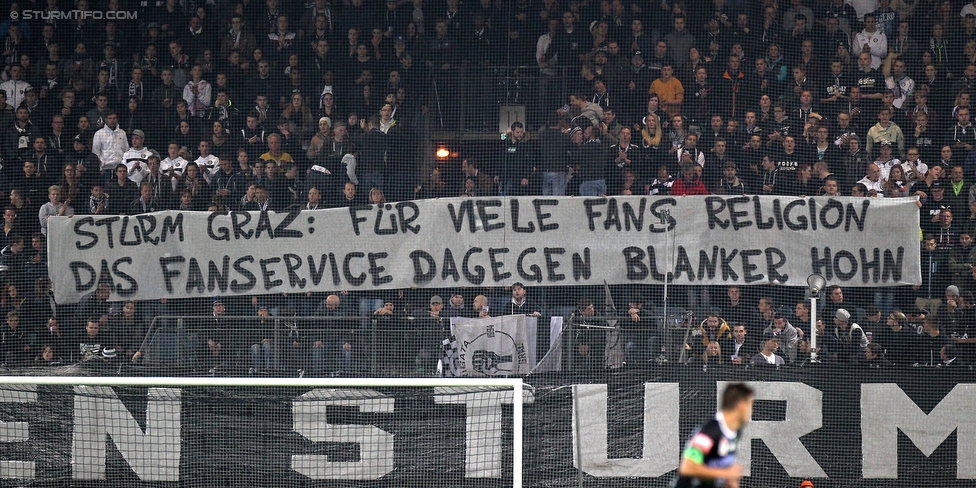 Sturm Graz - Wolfsberg
Oesterreichische Fussball Bundesliga, 13. Runde, SK Sturm Graz - Wolfsburger AC, Stadion Liebenau Graz, 24.10.2015. 

Foto zeigt Fans von Sturm mit einem Spruchband
Schlüsselwörter: protest