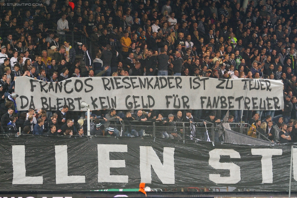 Sturm Graz - Wolfsberg
Oesterreichische Fussball Bundesliga, 13. Runde, SK Sturm Graz - Wolfsburger AC, Stadion Liebenau Graz, 24.10.2015. 

Foto zeigt Fans von Sturm mit einem Spruchband
Schlüsselwörter: protest