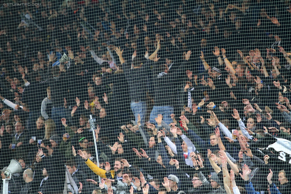 Sturm Graz - Wolfsberg
Oesterreichische Fussball Bundesliga, 13. Runde, SK Sturm Graz - Wolfsburger AC, Stadion Liebenau Graz, 24.10.2015. 

Foto zeigt Fans von Sturm
