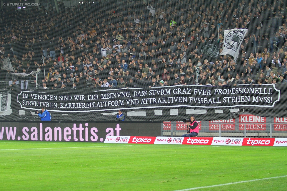 Sturm Graz - Wolfsberg
Oesterreichische Fussball Bundesliga, 13. Runde, SK Sturm Graz - Wolfsburger AC, Stadion Liebenau Graz, 24.10.2015. 

Foto zeigt Fans von Sturm
