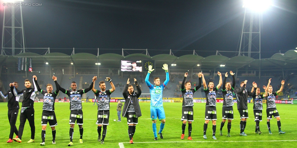 Sturm Graz - Wolfsberg
Oesterreichische Fussball Bundesliga, 13. Runde, SK Sturm Graz - Wolfsburger AC, Stadion Liebenau Graz, 24.10.2015. 

Foto zeigt die Mannschaft von Sturm
Schlüsselwörter: jubel